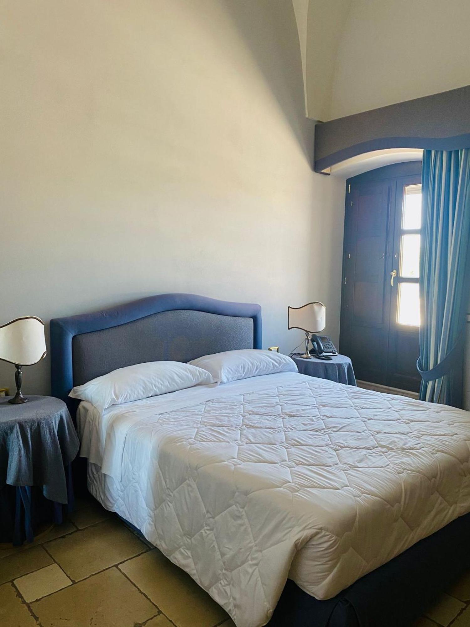 Hotel Saraceno Al Faro Tarent Zewnętrze zdjęcie